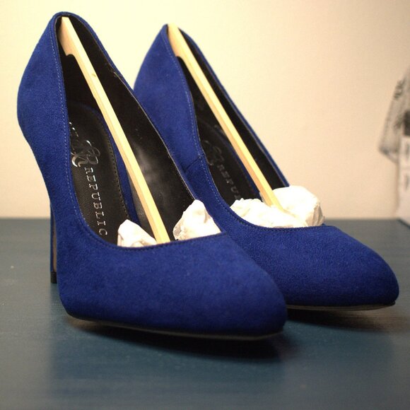 Rock and Republic Blue Heels - Picture 2 of 8